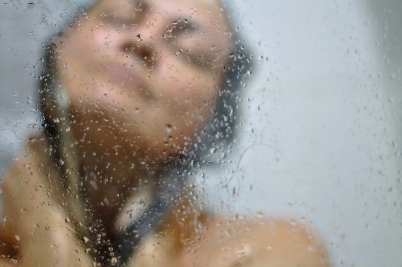 Baia Turcească: Tradiție Orientală vs. Sauna Tip Butoi – Care este Alegerea Perfectă pentru Tine? 1 Baie turceasca vs Sauna tip butoi.jpg